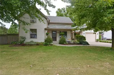 8614 GLENDON Drive, Strathroy-Caradoc, ON N0L 1W0