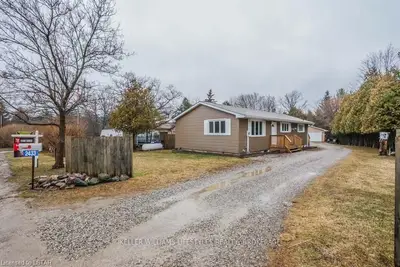 2433 OXFORD Street W, London South, ON N6K 4P1