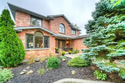 99 KANATA Crescent, London South, ON N6J 4S3