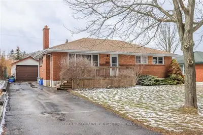 207 BURLINGTON Street, London South, ON N5Z 3W3