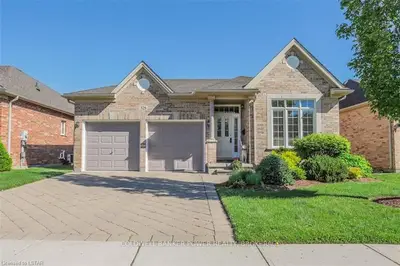 328 AMBLESIDE Drive, London North, ON N6G 5H9