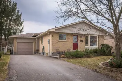 27 MEADOWVIEW Road, London South, ON N6J 4E5