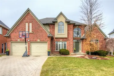 552 MCGARRELL Place, London North, ON N6G 5J8