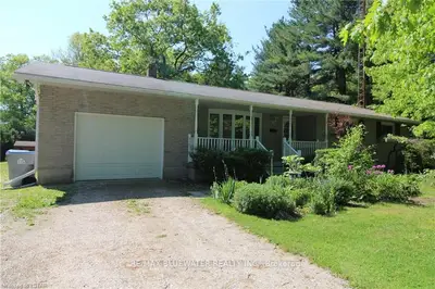 9747 LAKESHORE Road, Lambton Shores, ON N0M 1T0