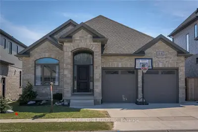 1441 NORTH WENIGE Drive, London North, ON N5X 0J4