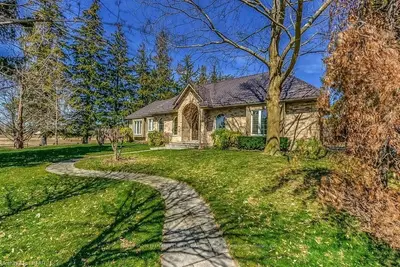 22710 Christina Road, Strathroy-caradoc, On N0l 1w0