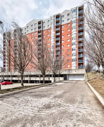 30 CHAPMAN Court 1109, London North, ON N6G 4Y4