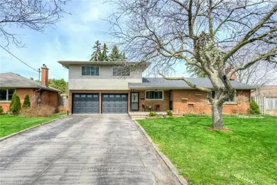 18 ADARE Crescent, London South, ON N6C 2S8