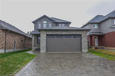 1360 HOWLETT Circle, London North, ON N5X 0K6