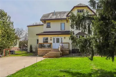189 Church Street, North Middlesex, ON N0M 1A0