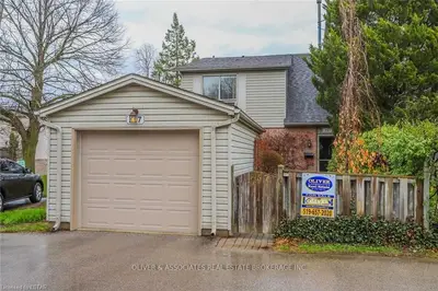 257 EVERGLADE Crescent, London North, ON N6H 4M7