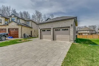 2212 YELLOWBIRCH Place, London North, ON N6G 5C1