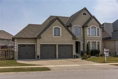 1988 QUARRIER Road, London North, ON N6G 5L2
