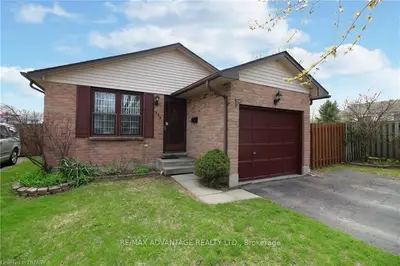 924 Lawson Road, London North, On N6g 4b4