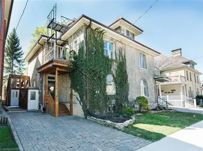 285 HYMAN Street, London East, ON N6B 2G6