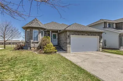 818 Stonegate Drive, Woodstock, On N4v 1g5
