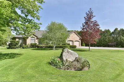 8086 Scotchmere Drive, Strathroy-caradoc, On N7g 3h3