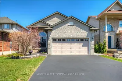 1063 HANSON Crescent, London North, ON N6G 0B9