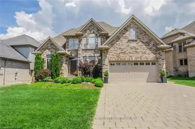1742 TIGERLILY Road, London South, ON N6K 0A3