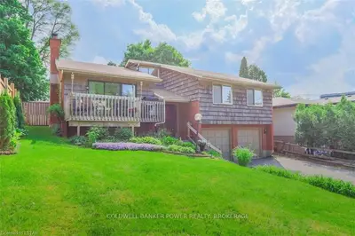 1004 COMMISSIONERS Road, London South, ON N6K 1C3