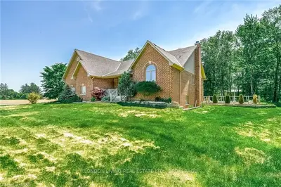 8977 Olde Drive, Strathroy-caradoc, On N0l 1w0