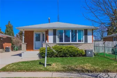 84 DUDLEY Crescent, London South, ON N6E 1S5