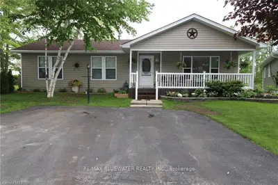 132 SUNNINGDALE Place, South Huron, ON N0M 1T0