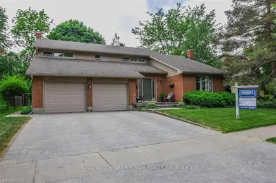 39 ROBINWOOD Crescent, London South, ON N6K 3B3