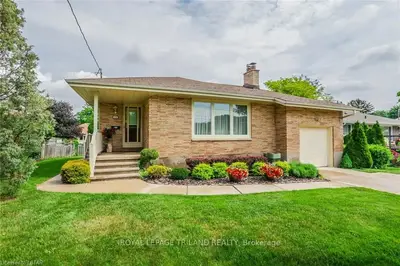 432 BASE LINE Road E, London South, ON N6C 2P6