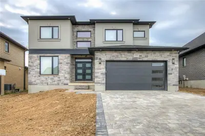 1083 CRANBROOK Road, London South, ON N6K 0G7