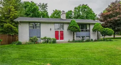 1619 HILLSIDE Drive, London North, ON N6G 2P7