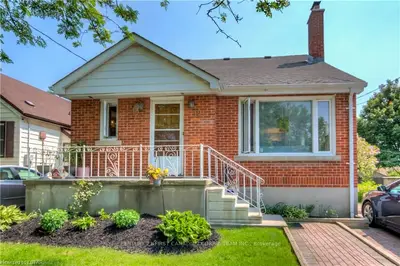 19 BOND Street, London South, ON N6C 1W4