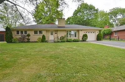 554 Leyton Crescent, London North, On N6g 1t3