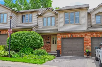 1100 BYRON BASELINE Road 39, London South, ON N6K 4M3