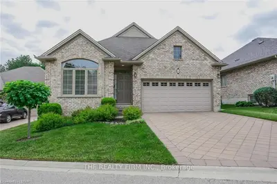 665 COMMISSIONERS Road W 14, London South, ON N6K 4Y2