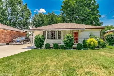 233 MERLIN Crescent, London East, ON N5W 5A2