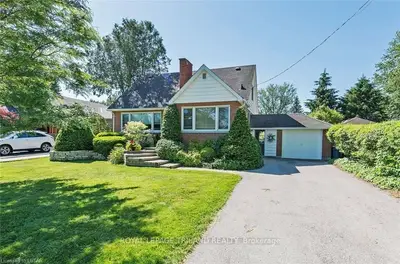 6921 JAMES Street, London South, ON N6P 1A4