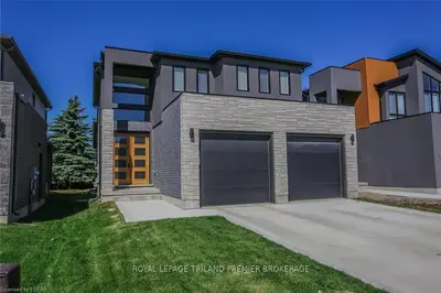 1866 DEWAR Place, London North, ON N6G 0L4