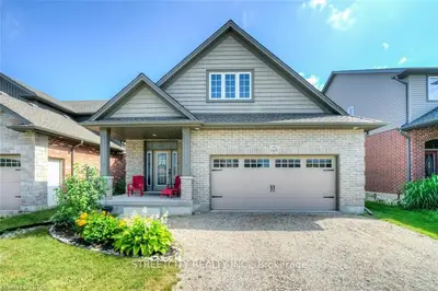 668 Normandy Drive, Woodstock, On N4t 0b6