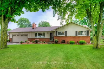 345 DOMINION Street, Strathroy-Caradoc, ON N7G 3G9