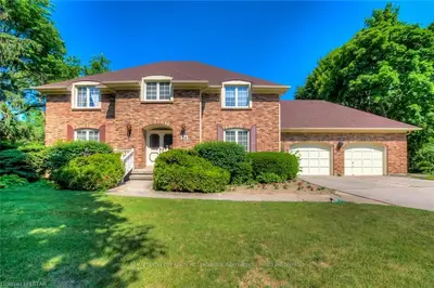 26 Outer Drive, London South, ON N6P 1E1
