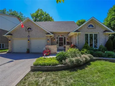 26 FOXCROFT Crescent, London South, ON N6K 3A5