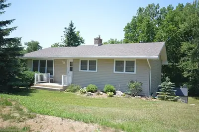 36 MACHENRY Street, Lambton Shores, ON N0N 1J0