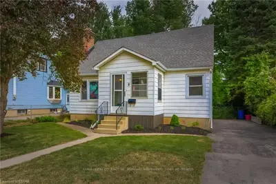 6 ELMWOOD Place, London South, ON N6J 1J2