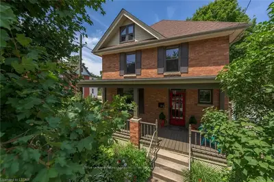 20 Elmwood Avenue E, London South, ON N6C 1J3