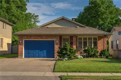 48 BROADWAY Avenue, London South, ON N6P 1A8