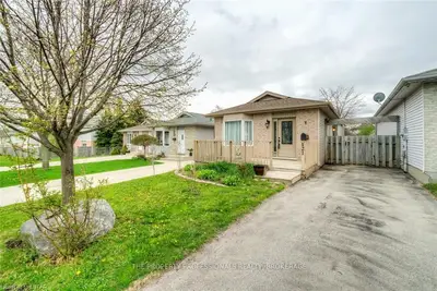 121 SANDY Street, London South, ON N5Z 5C7