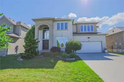 2128 LOGANS, London South, ON N6K 0B3