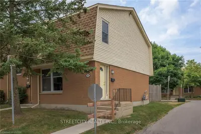 92 STROUD Crescent 88, London South, ON N6E 1Y8