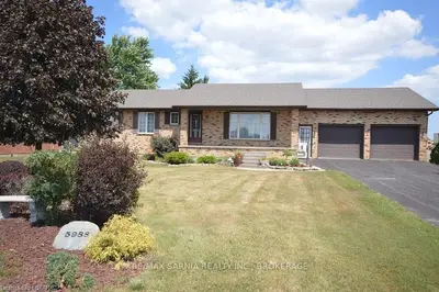 5988 TOWNSEND Line, Lambton Shores, ON N0N 1J0